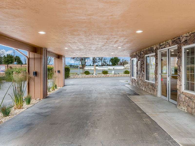Accessible hotel entrance area at Americas Best Value Inn Ukiah